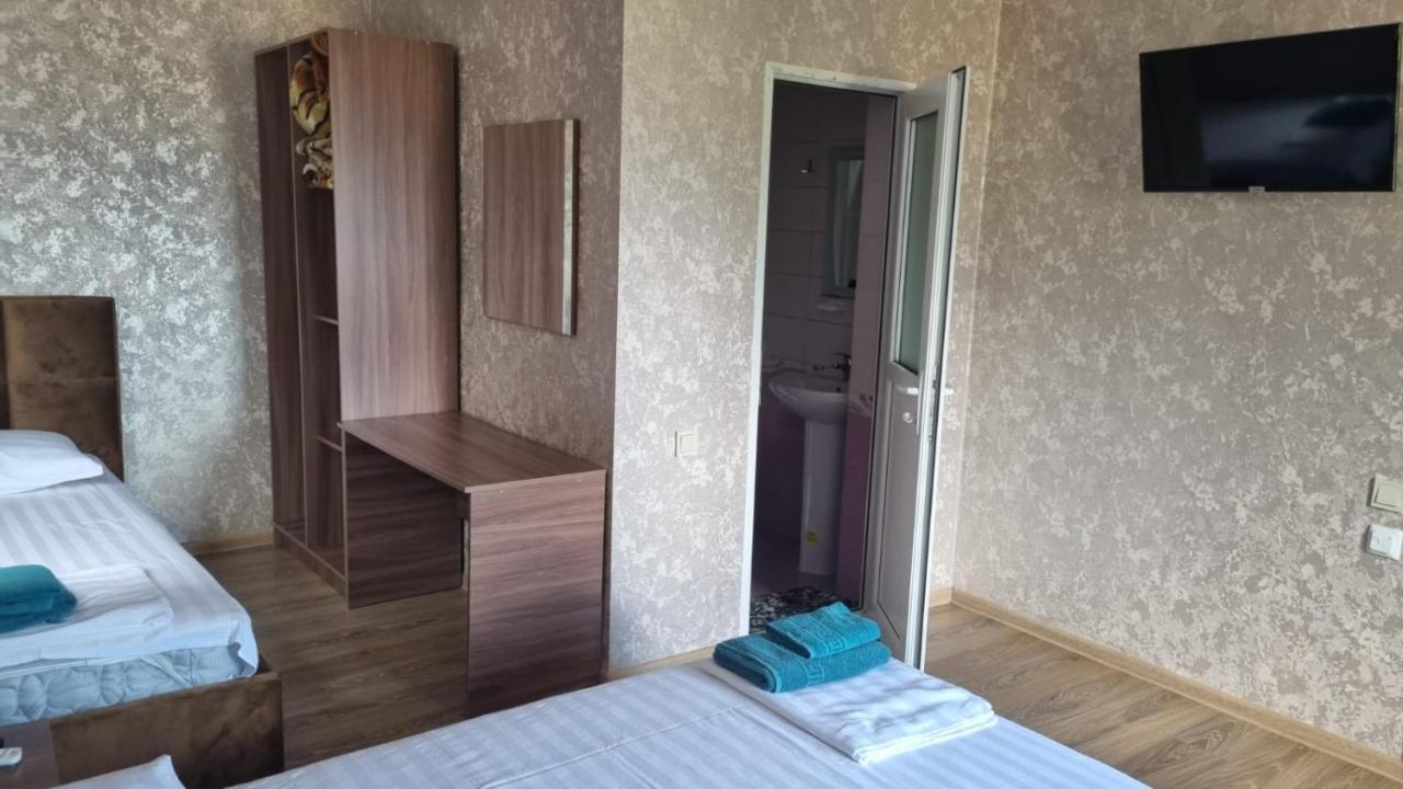 Ахра Hotel กากรา ภายนอก รูปภาพ