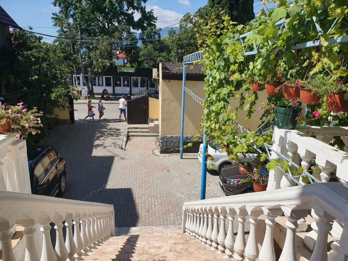 Ахра Hotel กากรา ภายนอก รูปภาพ